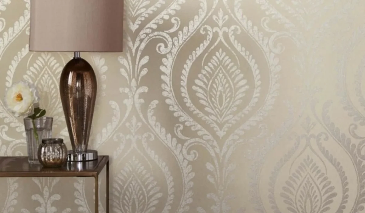 Wallpaper vs Cat Dinding